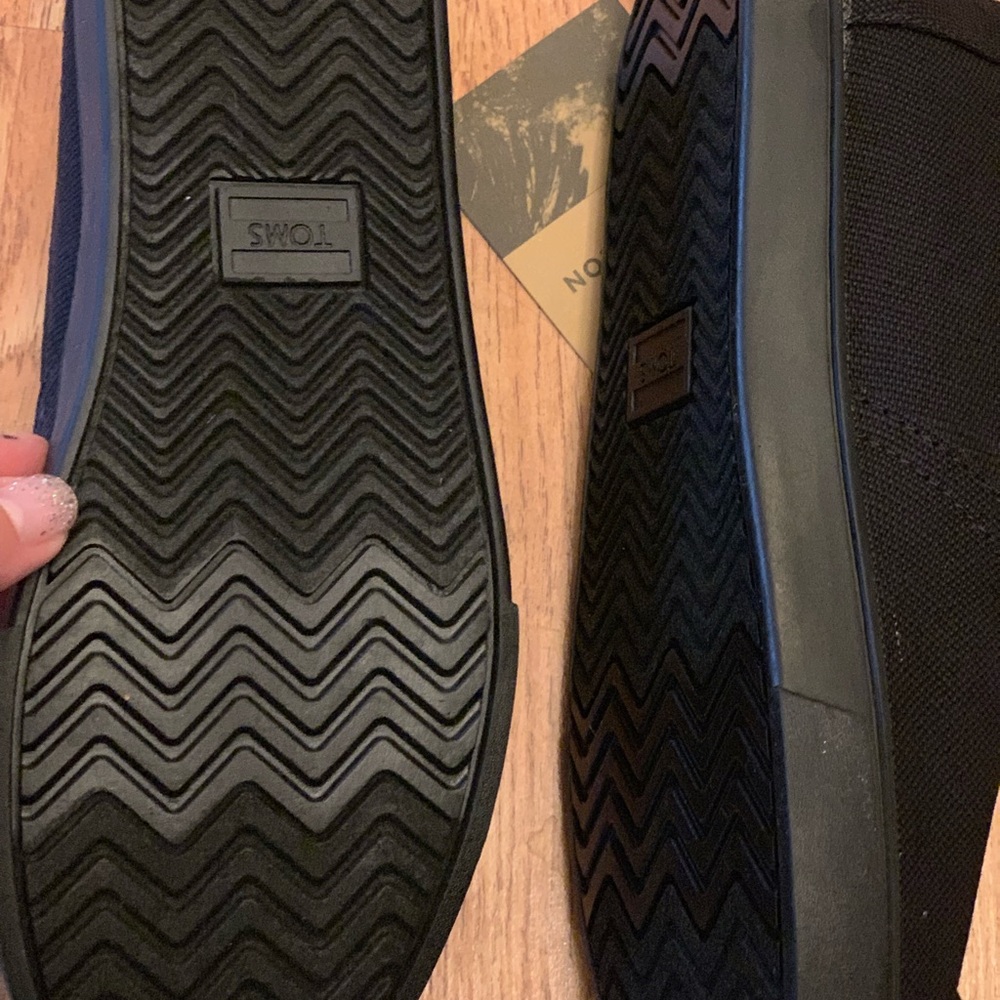 Toms size 7.5 Classic Slip Ons